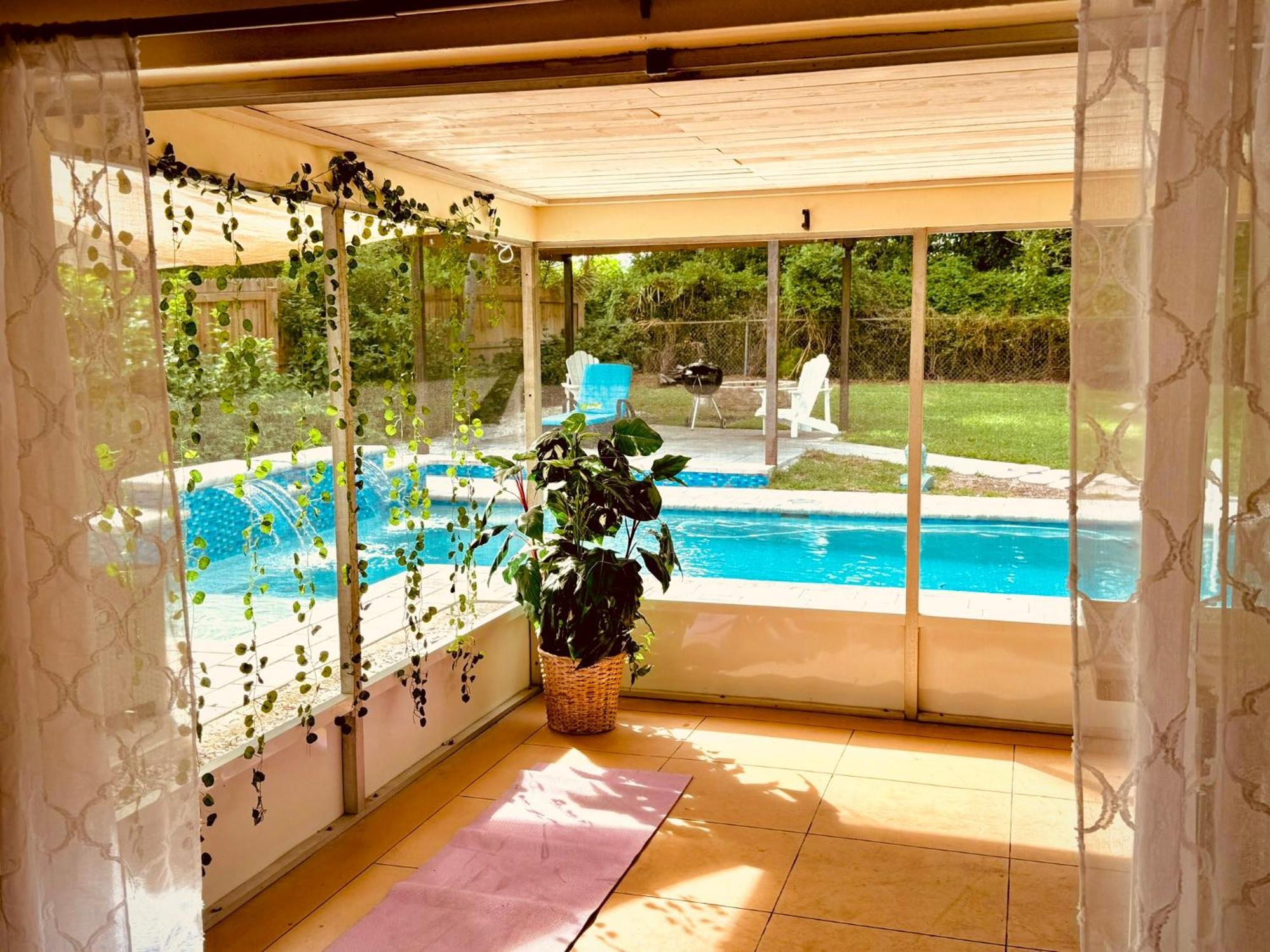 Holiday home 4 Bedroom Vacation With Amazing Backyard Clearwater